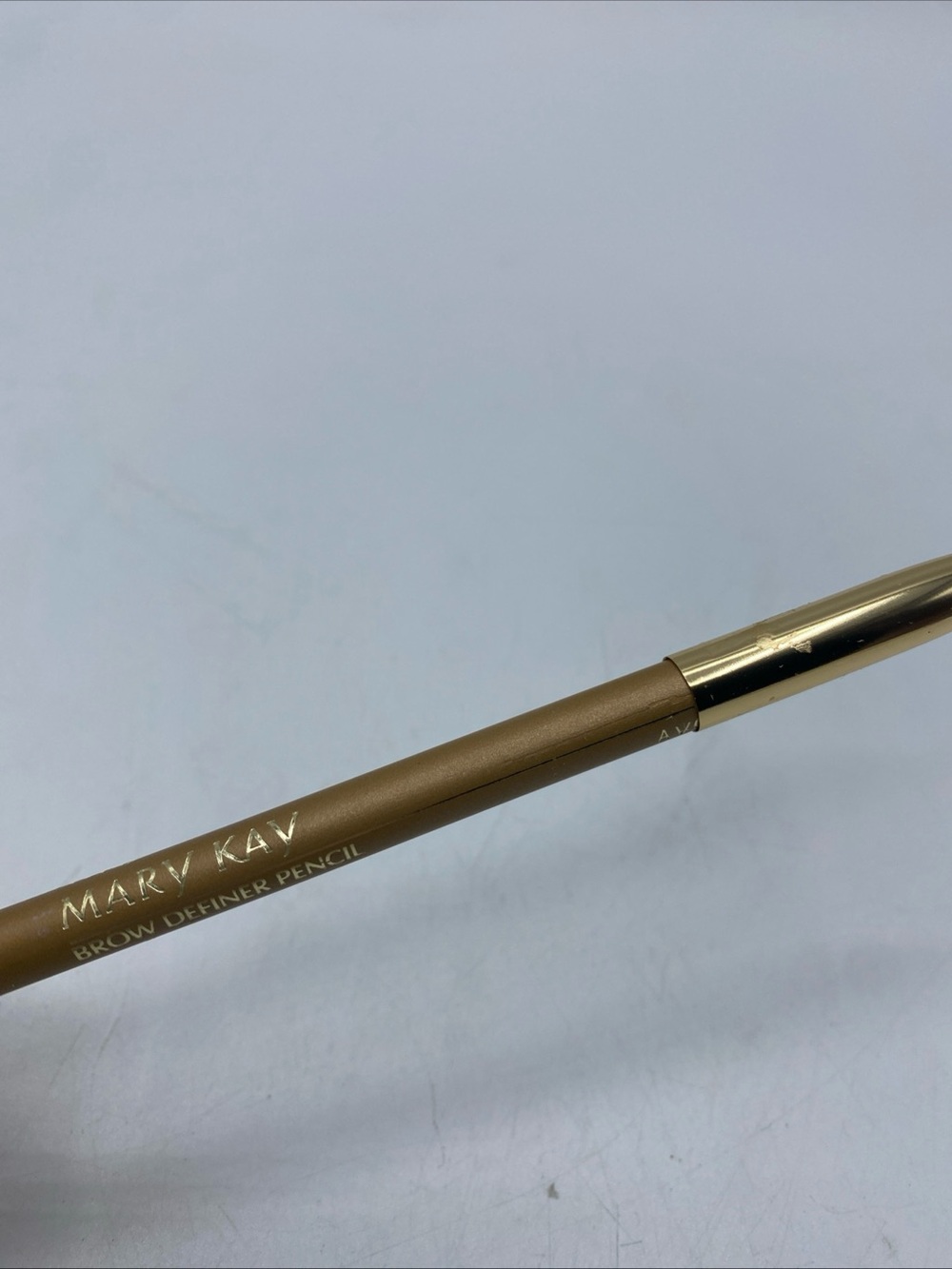 Mary Kay Signature Brow Definer Wood Pencil Classic Blonde AV06
